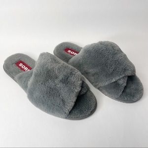 Sorel Go-Mail Run Gray Slippers Size 8